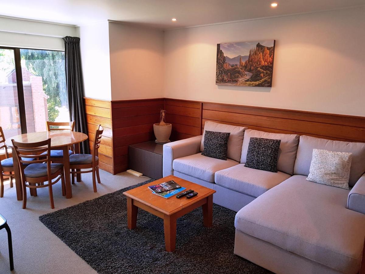 St James Apartments Queenstown Exterior photo
