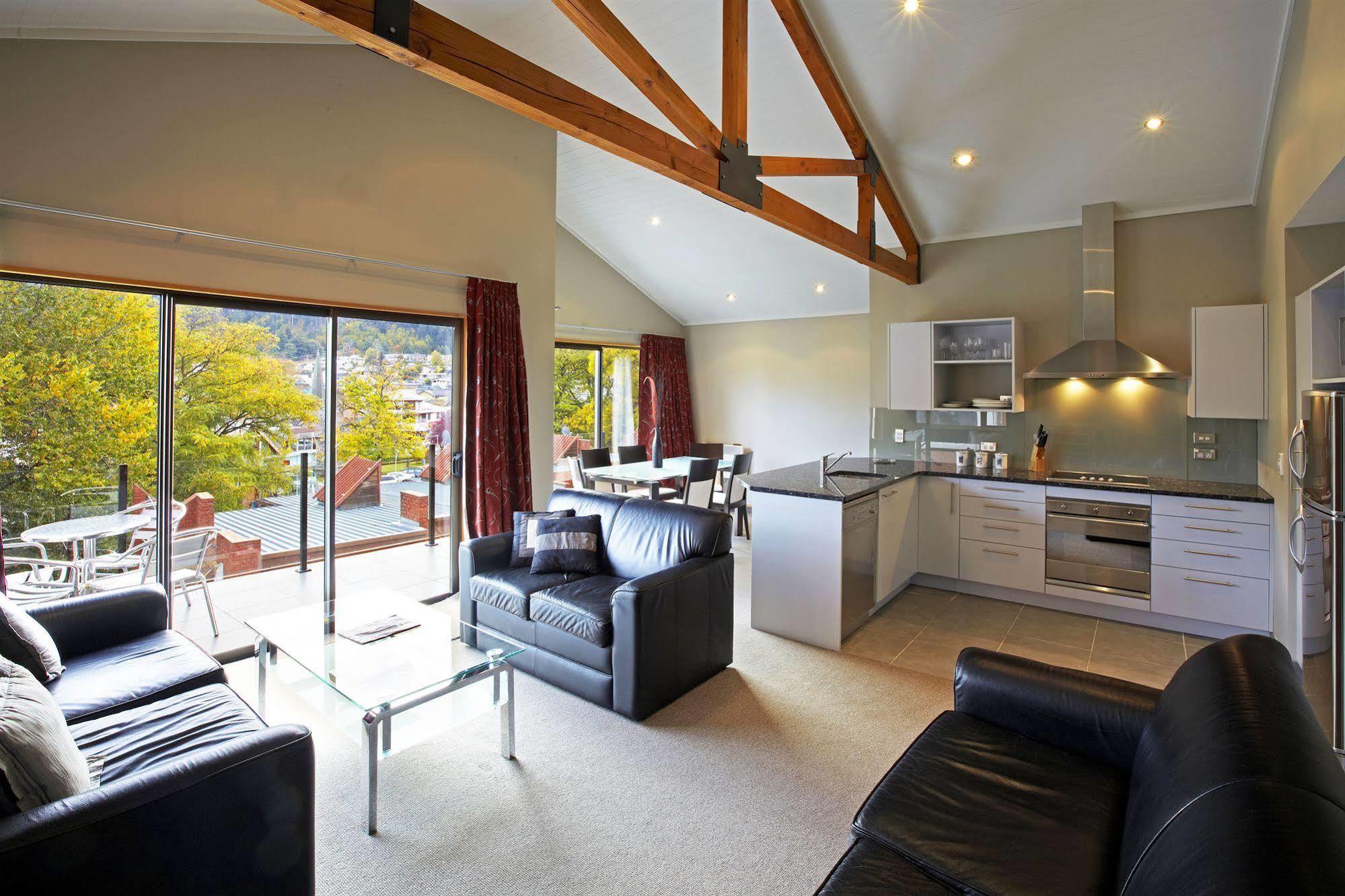 St James Apartments Queenstown Exterior photo